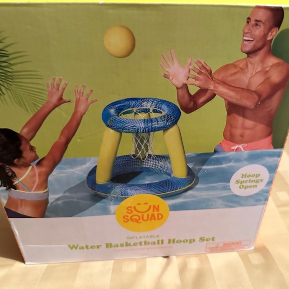 Sun Squad‎ Inflatable Water Basketball Hoop Set - Blue and Yellow - Picture 4 of 7
